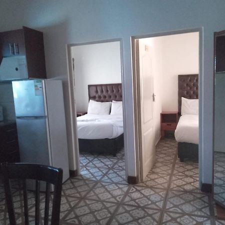 Victoria Guest Lodge Bellville Esterno foto