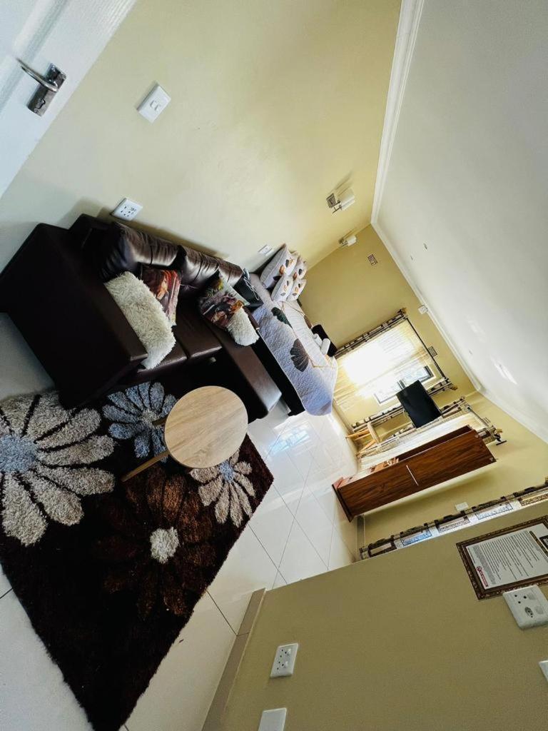 Victoria Guest Lodge Bellville Esterno foto